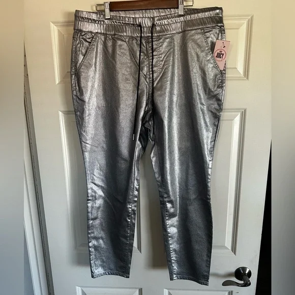 NWT Juicy Couture Women’s Plus Sized Silver Pants. Sz.18W •Christmas •New Year - Picture 5 of 5